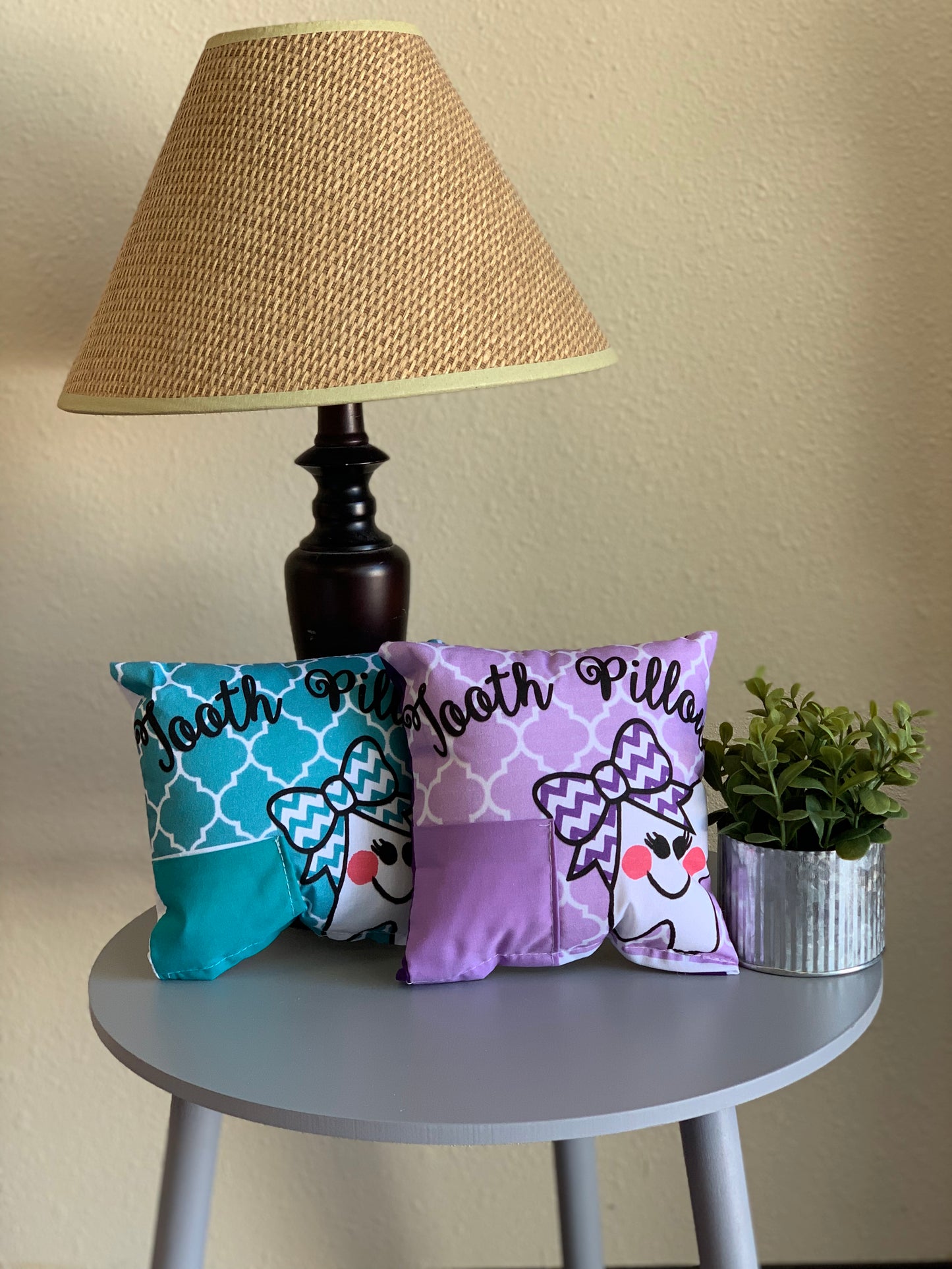 Teal Quatrefoil Tooth Pillow image 1